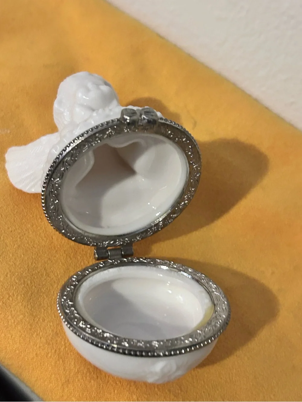 Cherub Angel Trinket Box White Porcelain Antiqued Gold Trim VTG Style Approx 2”